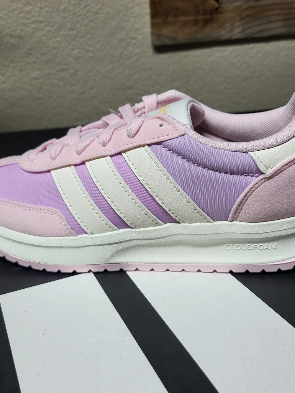 *NEW* Adidas Run 70s 2.0 J Pink  Lilac Off White Colorway Size 4.5Y Womens 5.5